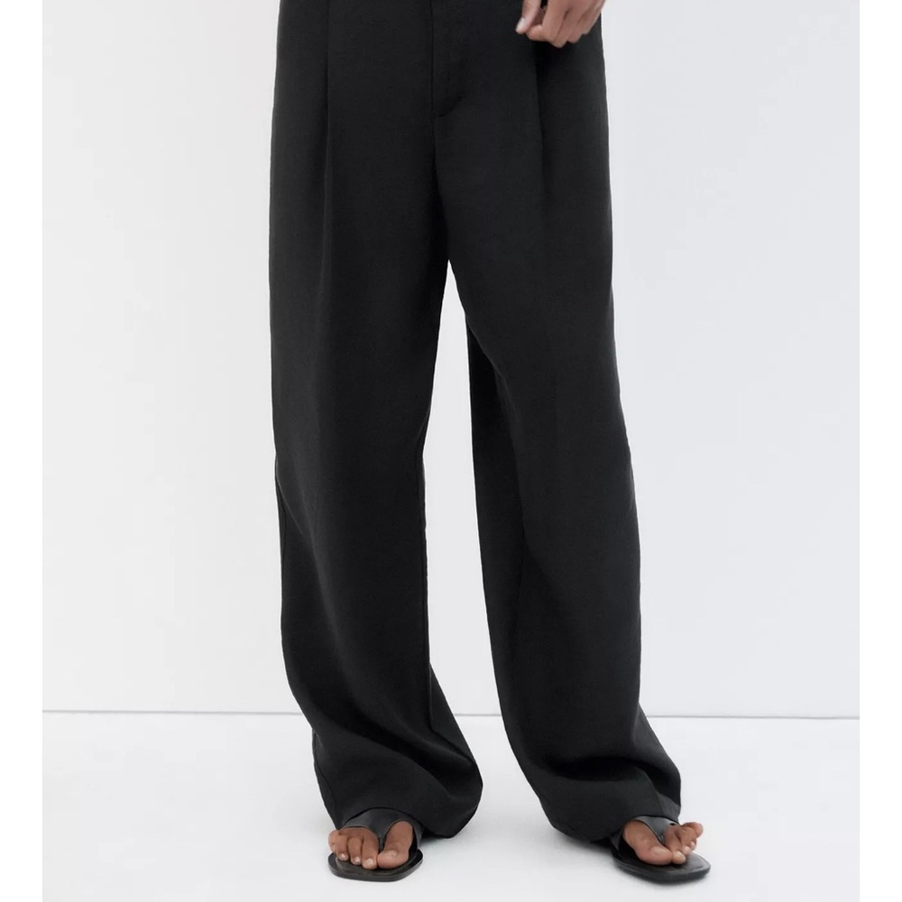 Zara Black pleated trousers
